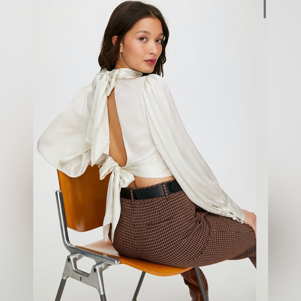 Aritzia Wilfred Leigh Satin Tie-Back Feminine Boho Elegant Blouse Size L